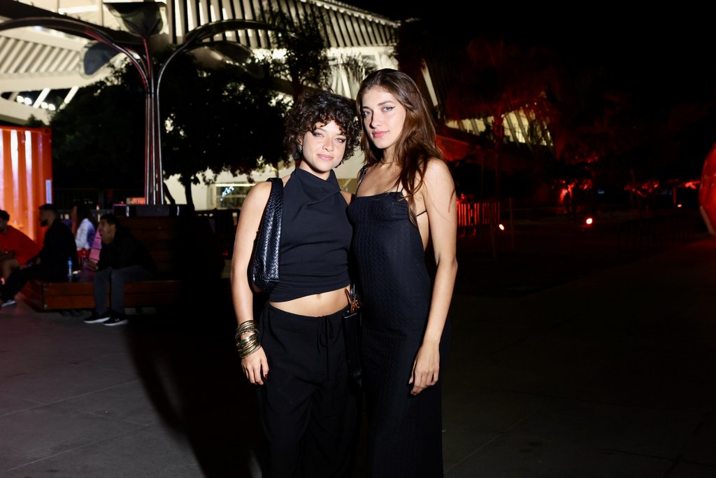 Liz Bittencourt E Duda Lopes