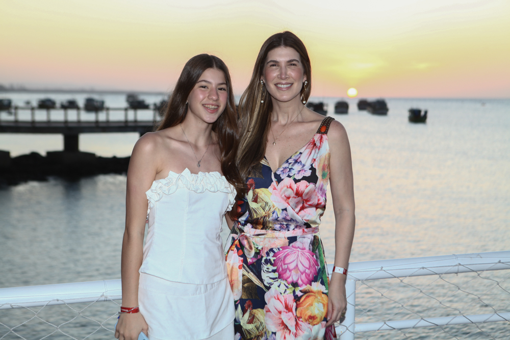 Maria Beatriz E Ticiana De Paula (2)