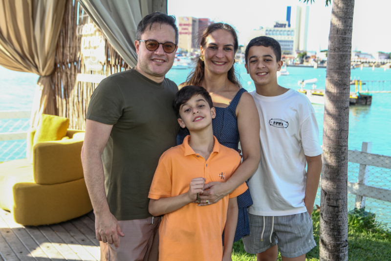 Entre amigos - Em meio a brindes e tardes ensolaradas: o final de semana no Iate Clube de Fortaleza