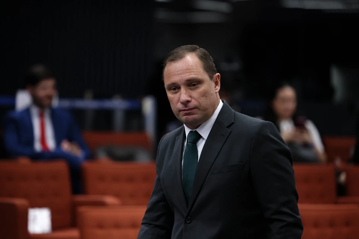 Em acareação, Mauro Cid justifica silêncio sobre Braga Netto por ‘choque emocional’ após prisões