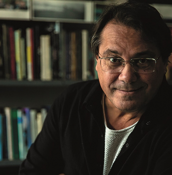 Paulo Fraga-Queiroz lança livro “Pássaros de giz” em noite poética no MIS Ceará