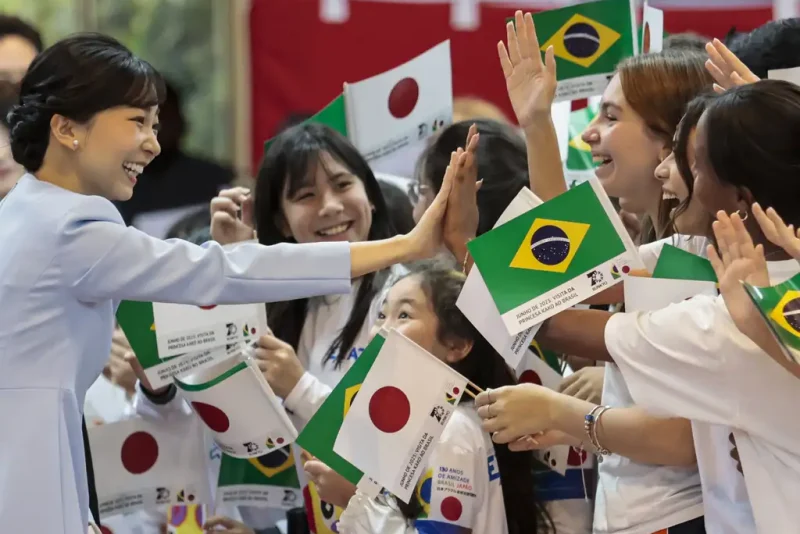 Princesa Kako, Do Japão