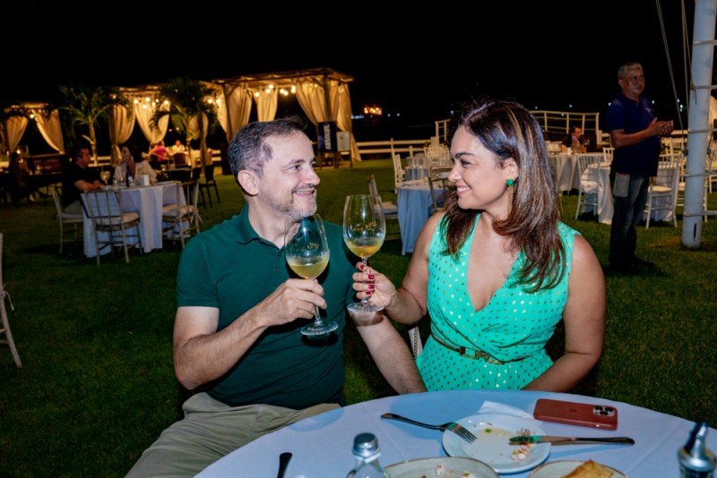 Dia dos Namorados - Casais brindam ao amor no Iate Clube de Fortaleza
