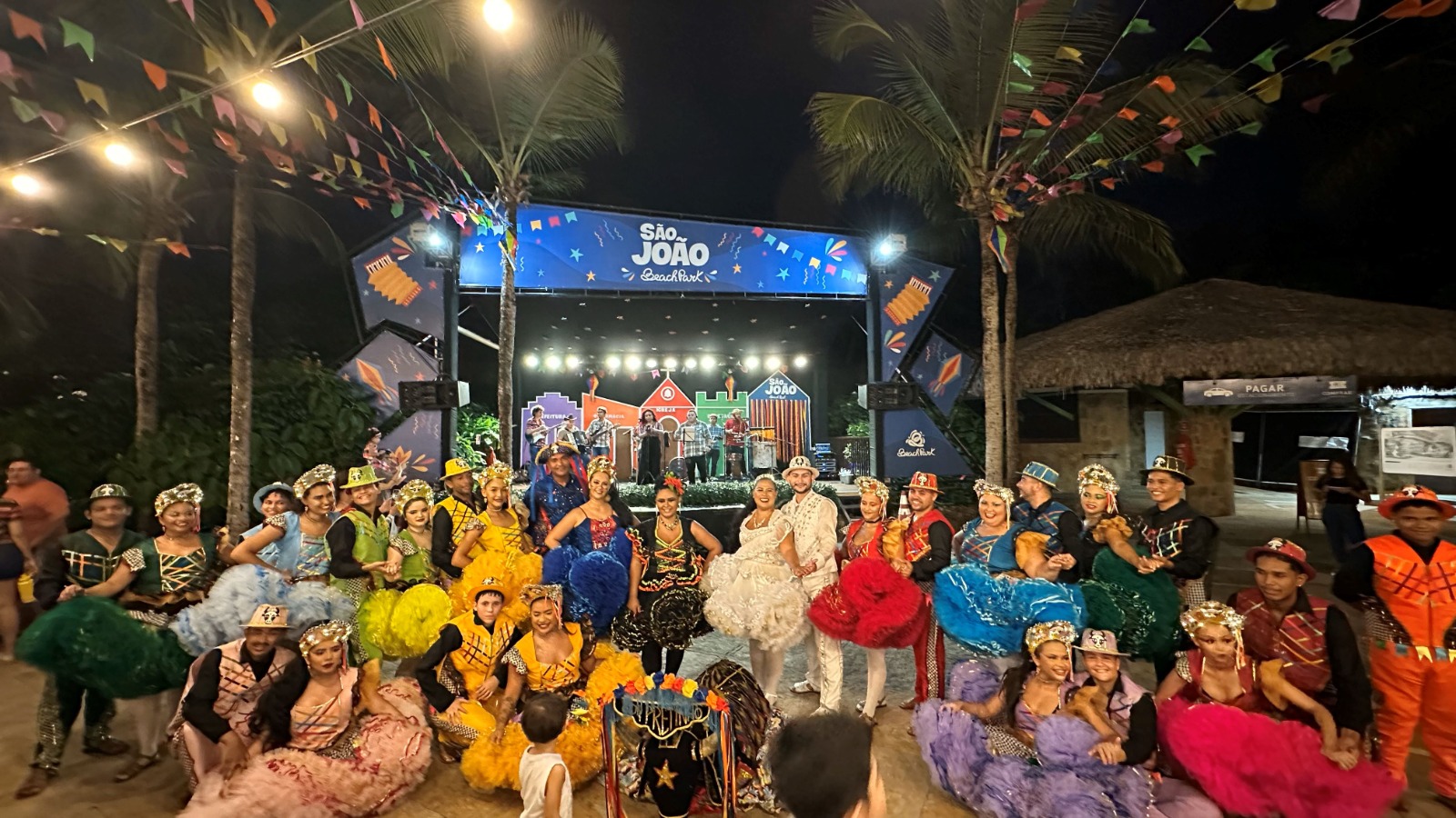 Beach Park entra no clima do São João com programação especial na Vila Azul do Mar