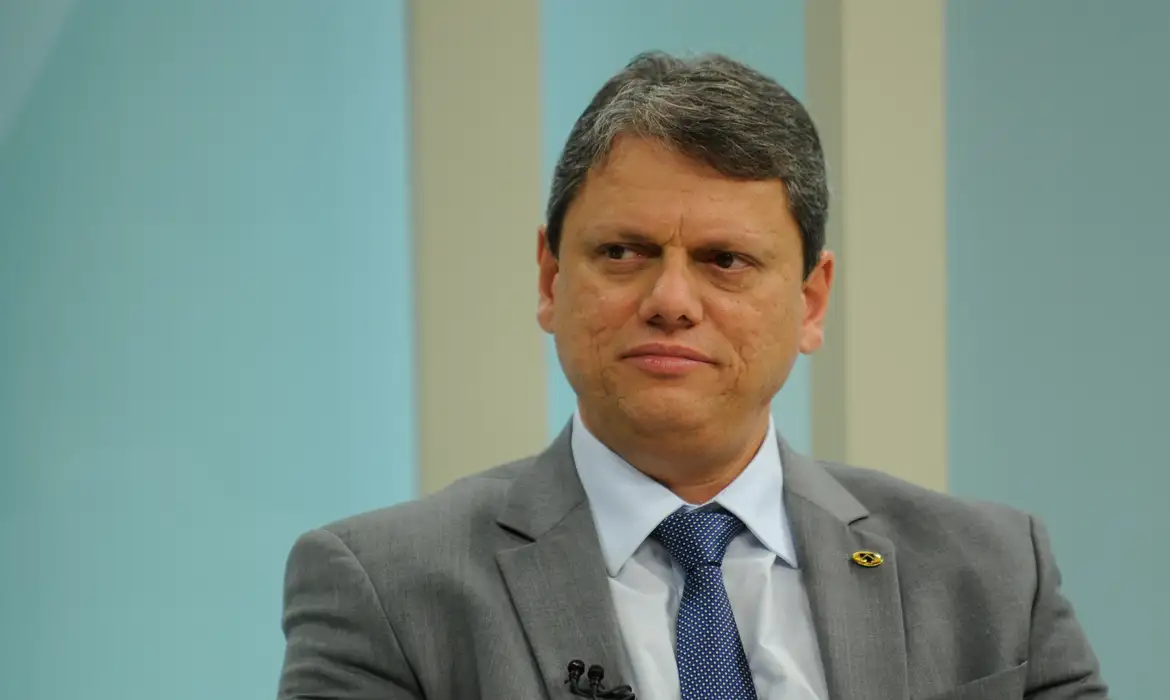 Com foco em São Paulo, PSD exibe apoio à gestão Tarcísio de Freitas em campanha institucional