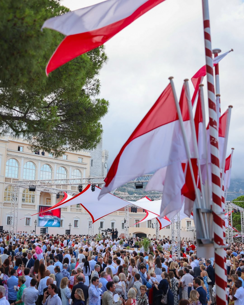 🇲🇨 20 Ans De RÈgne 🇲🇨ce Samedi 19 Juillet, Ll.aa.ss. Le Prince Albert Ii Et La Princesse Cha (3)