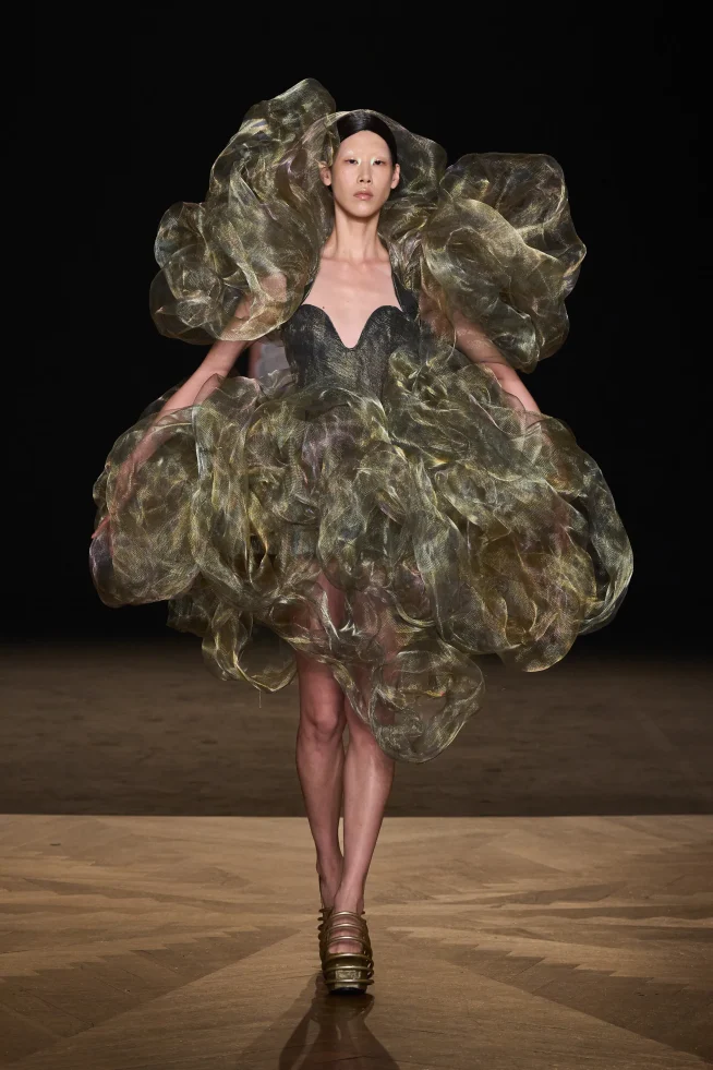 00012 Iris Van Herpen Fall 2025 Couture Credit Gorunway 654x981
