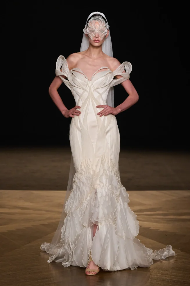00014 Iris Van Herpen Fall 2025 Couture Credit Gorunway 654x981