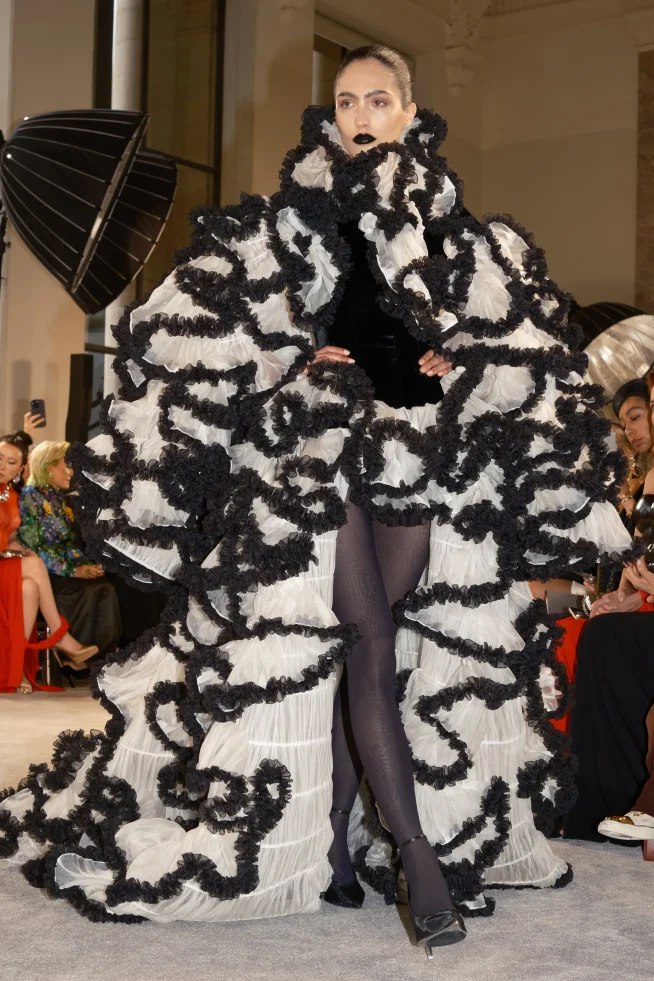 00027 Schiaparelli Fall 2025 Couture Credit Brand 654x981