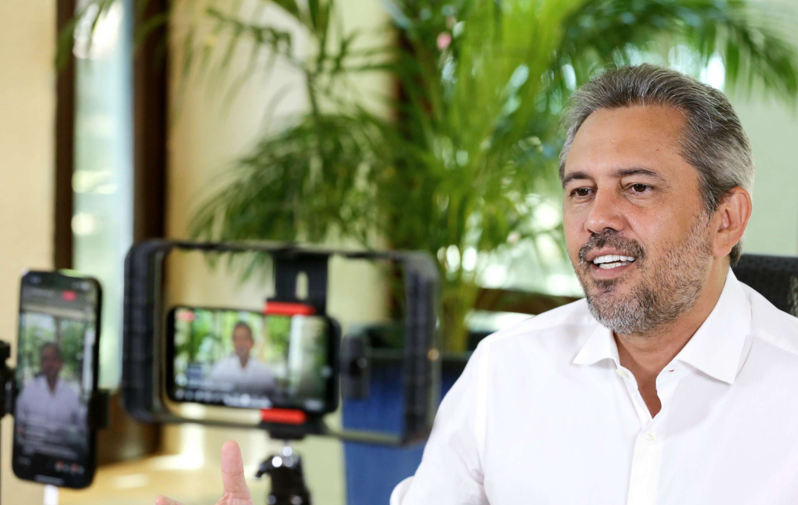 Elmano comemora decisão do STF que libera R$ 260 milhões para profissionais da educação no Ceará