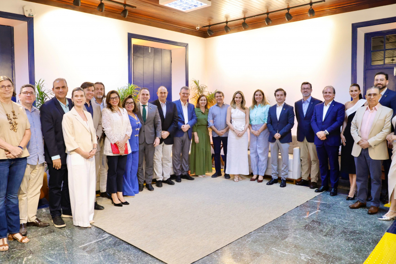 Prefeito Evandro Leitão recebe cônsules de 19 países para ampliar parcerias estratégicas