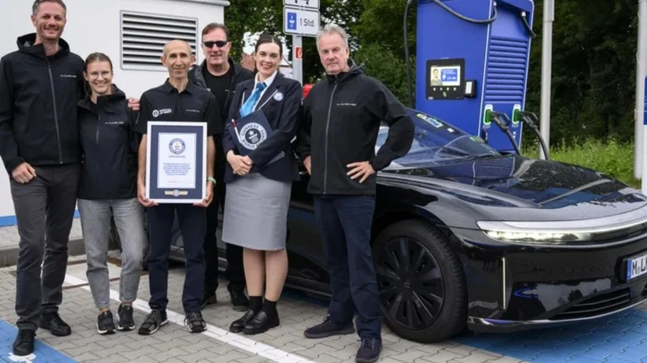 Sem carga, carro elétrico bate recorde com 1.200 km. Veja qual modelo é