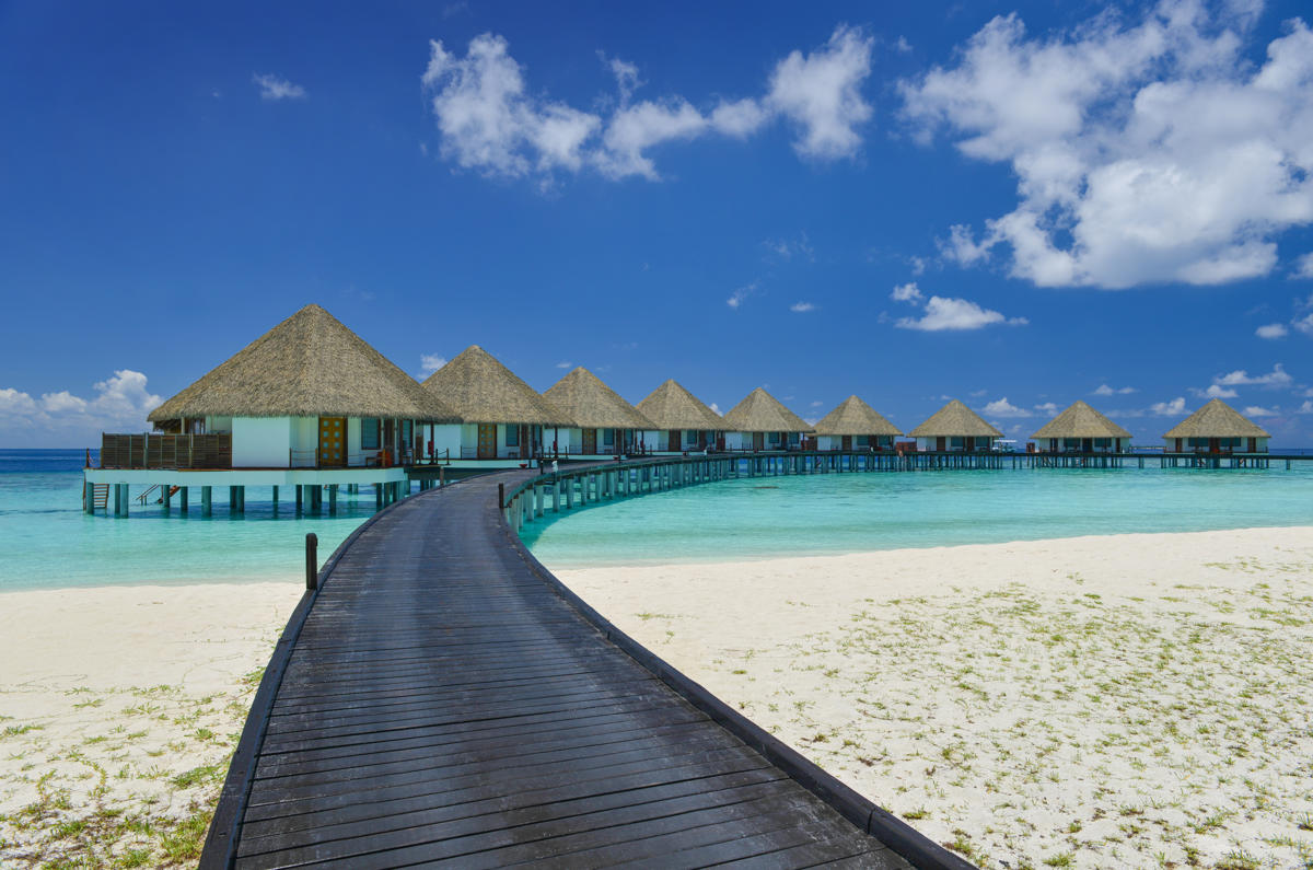 Resort Meedhupparu ressignifica o luxo com paisagem viva e identidade local nas Maldivas