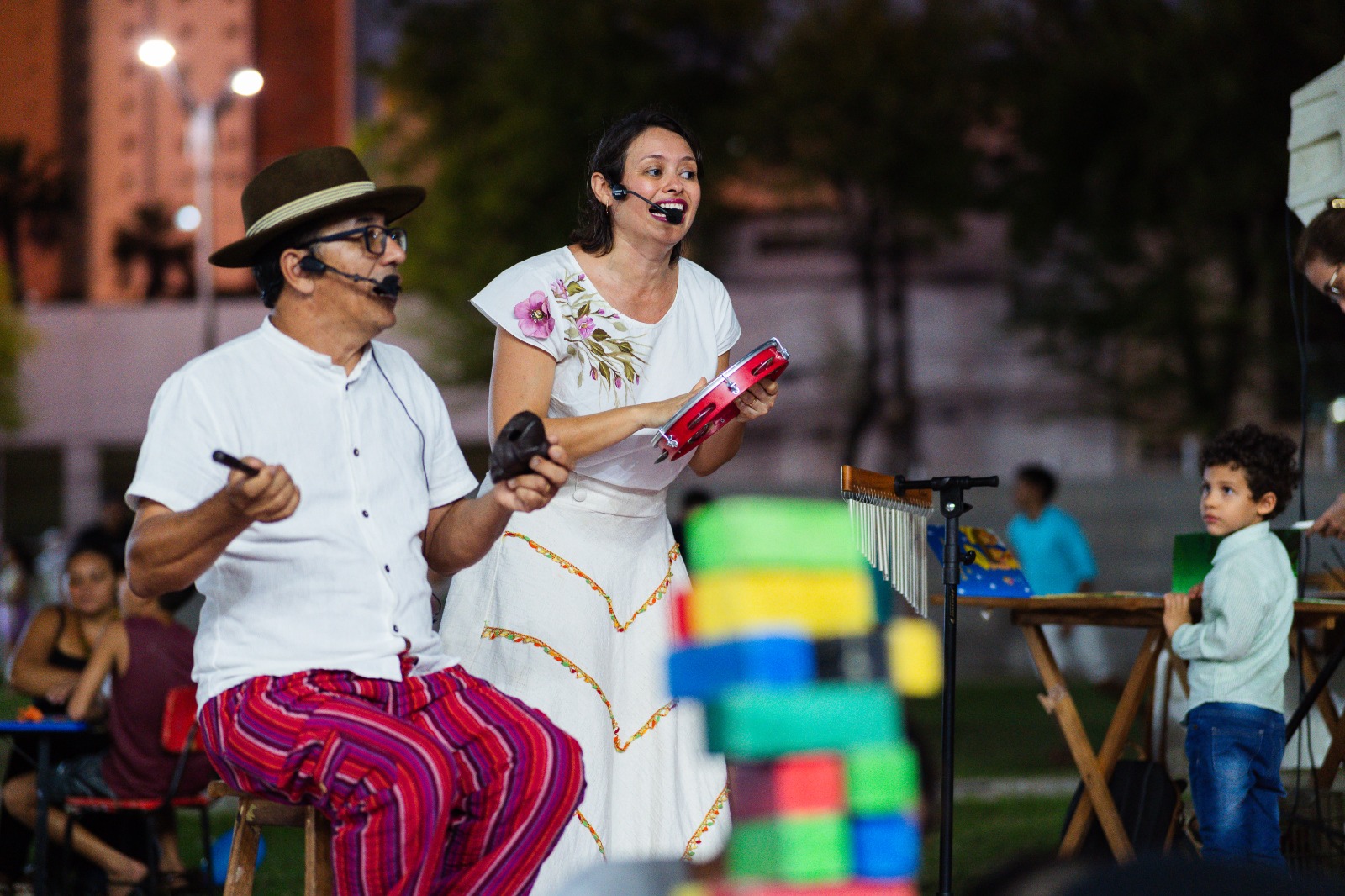 Almir Mota e Júlia Barros apresentam contos populares na CAIXA Cultural Fortaleza neste domingo (27)