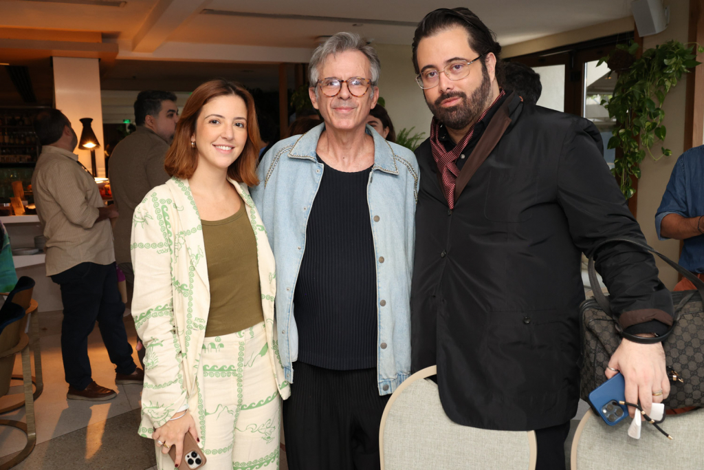 
				Amanda Mendonça, Alexandre E Alberto Bardawil
				