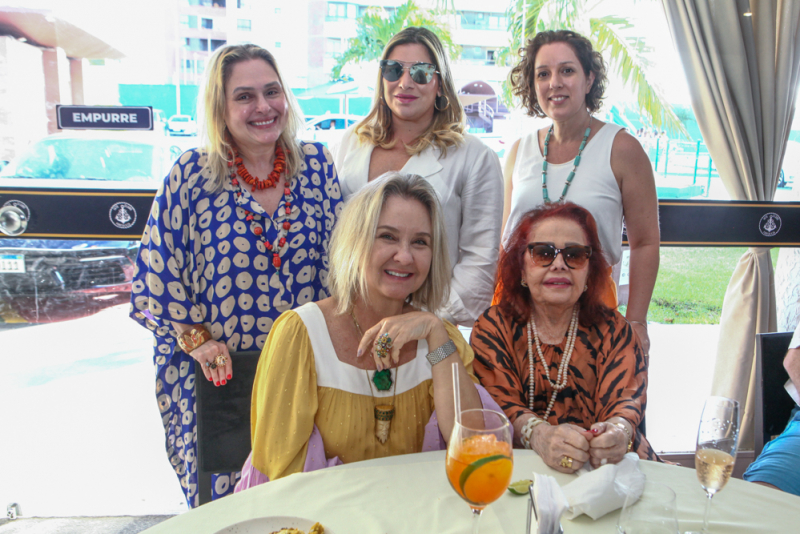 Point do weekend - Aniversários, renovações de votos e bons encontros marcaram o final de semana no Iate Clube de Fortaleza