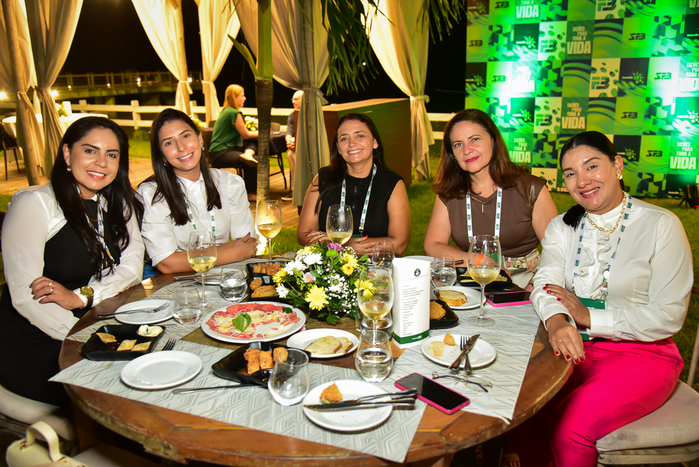 Antonia Bruna, Brenda Alexandre, Mara Ferreira, Ana Regia Soares E Alessandra Queiroz
