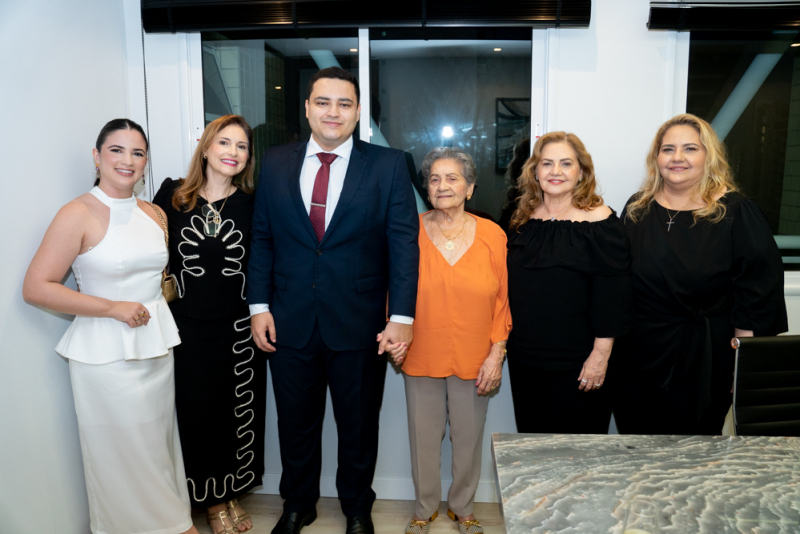 Novo capítulo - Mauro Liberato Filho e Doralúcia Azevedo inauguram escritório no Manhattan Square Garden, em Fortaleza