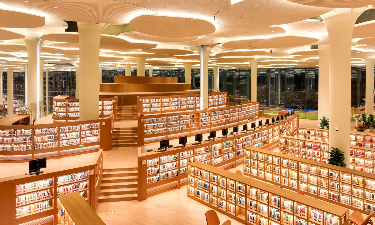 Com maior salão de leitura do mundo, biblioteca de Pequim é eleita um dos 100 melhores lugares do mundo