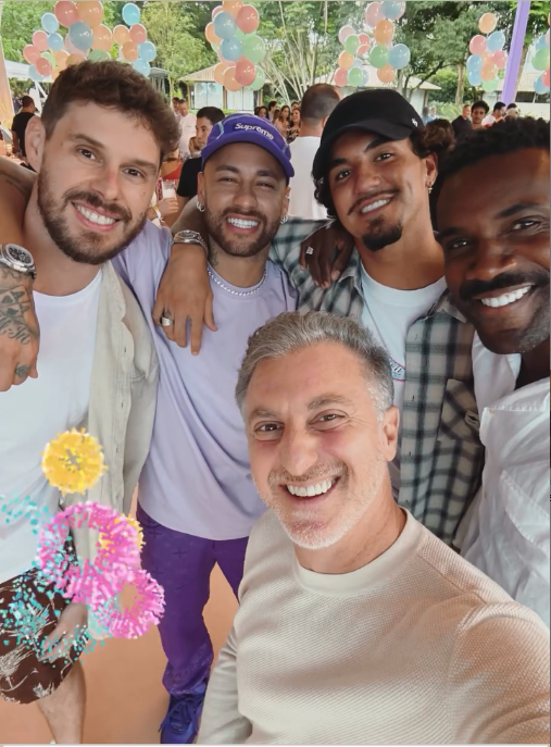 Bruno Rezende, Neymar Jr, Gabriel Medina, Rafael Zulu E Luciano Huck