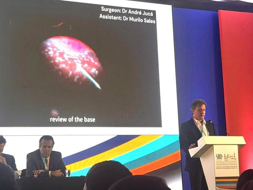 Dr. André Jucá participa do MACULART 2025 ao lado de grandes nomes da oftalmologia mundial