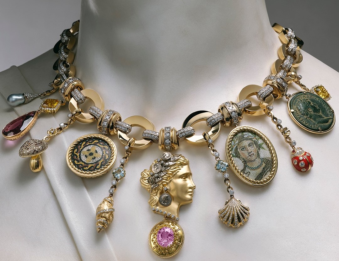 Dolce&Gabbana exalta herança romana em nova coleção de joias