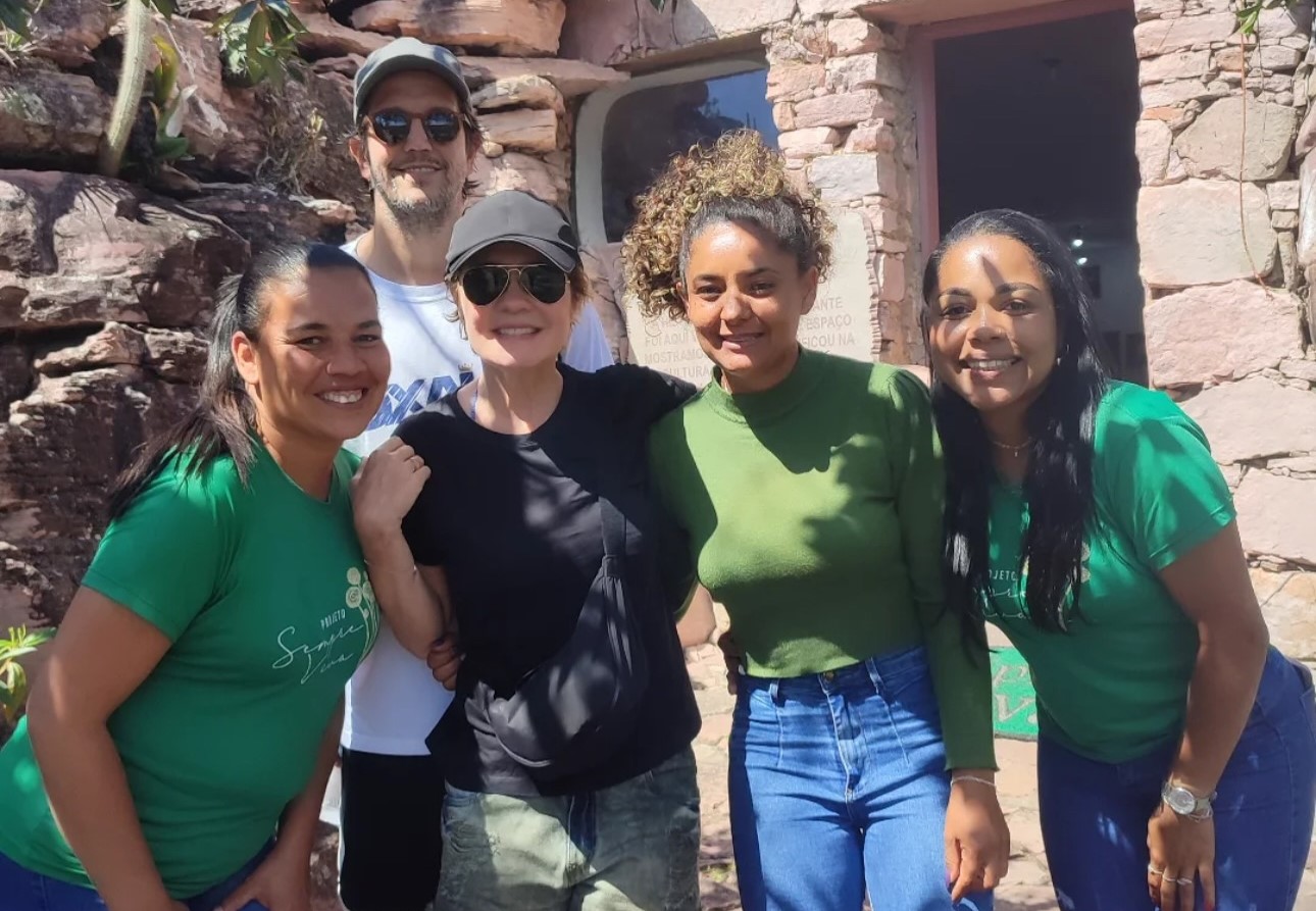 Capa Vladimir Brichta E Adriana Esteves Em Mucugê, Na Bahia