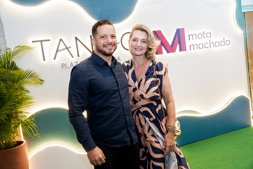 Carlos Hemrique Alvarenga E Mônia Heuser