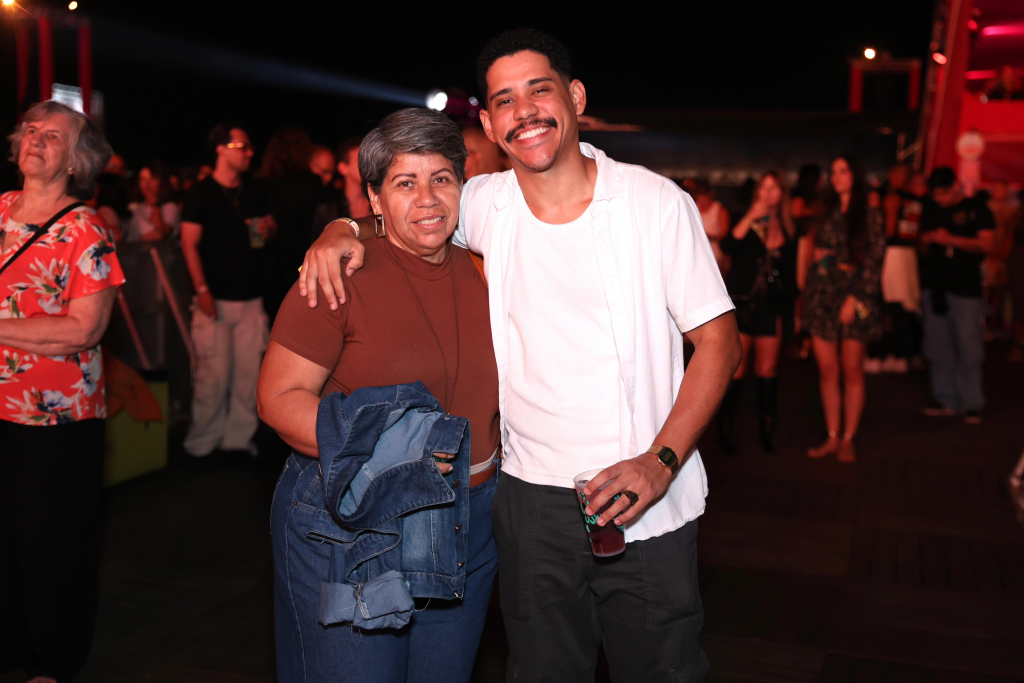 Cauê Campos E Sua Mãe