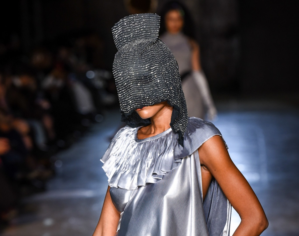 Desfile Notequal 6599