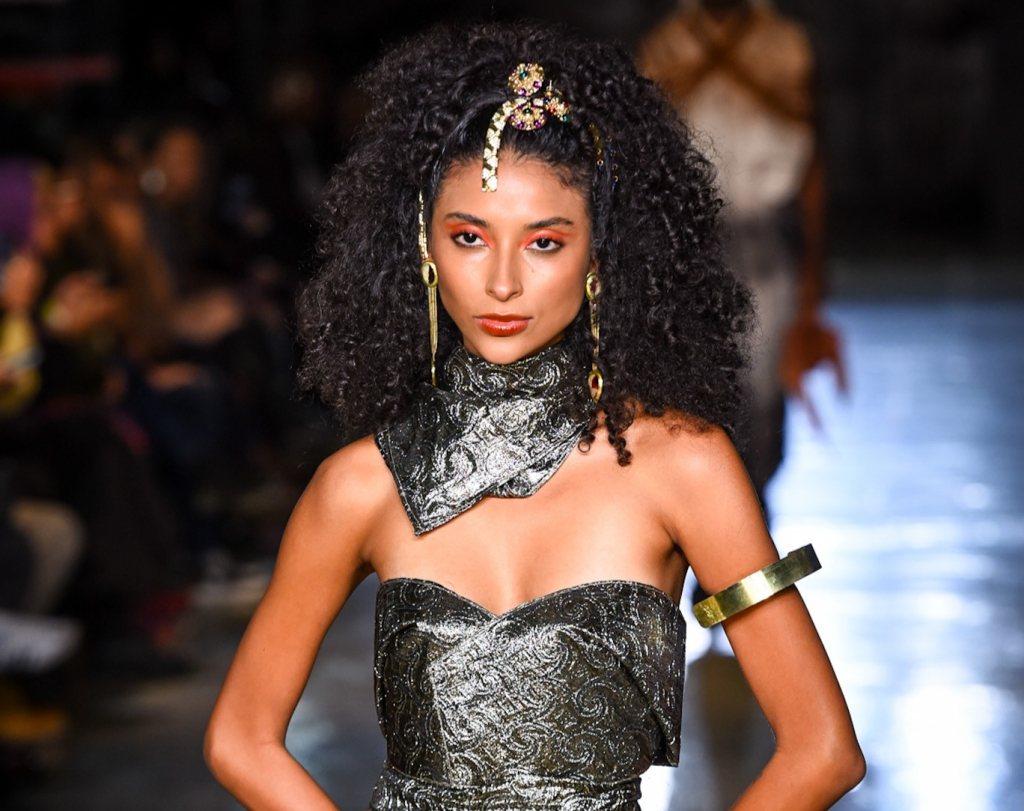 Desfile Notequal 6600