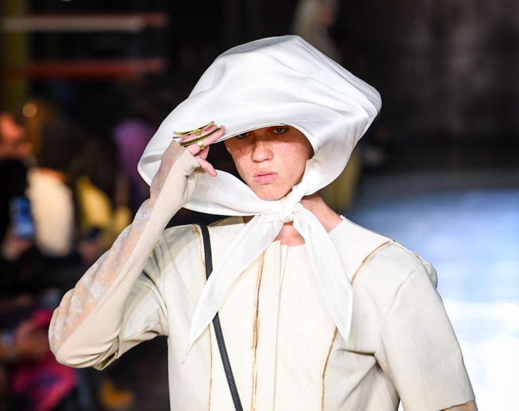 Desfile Notequal 6605