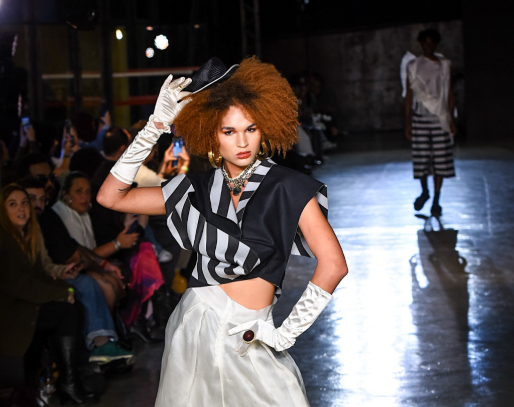 Desfile Notequal 6611