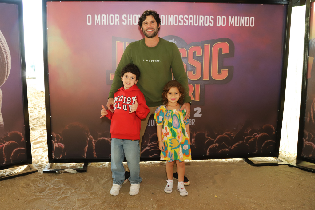Dudu Azevedo E A Filhos