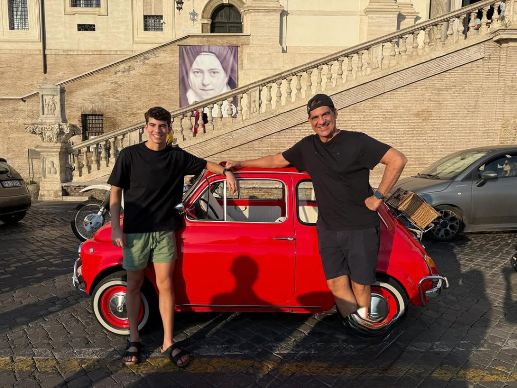 Durval Lélys Com A Família, Em Roma (4)