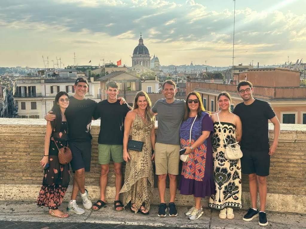 Durval Lélys Com A Família, Em Roma (5)