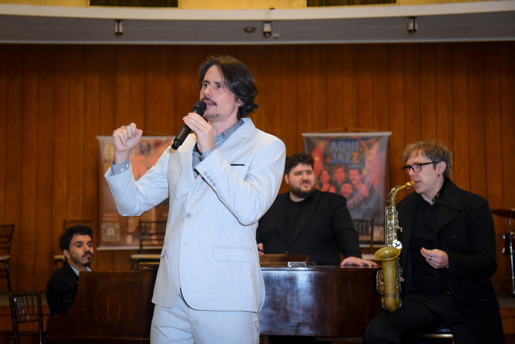 Elenco Aqui Jazz 3917