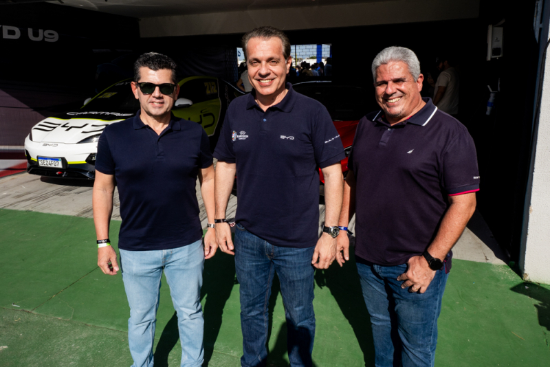 Automobilismo - BYD Carmais apresenta o exclusivo supercarro elétrico Yangwang U9 durante a Corrida das Estrelas