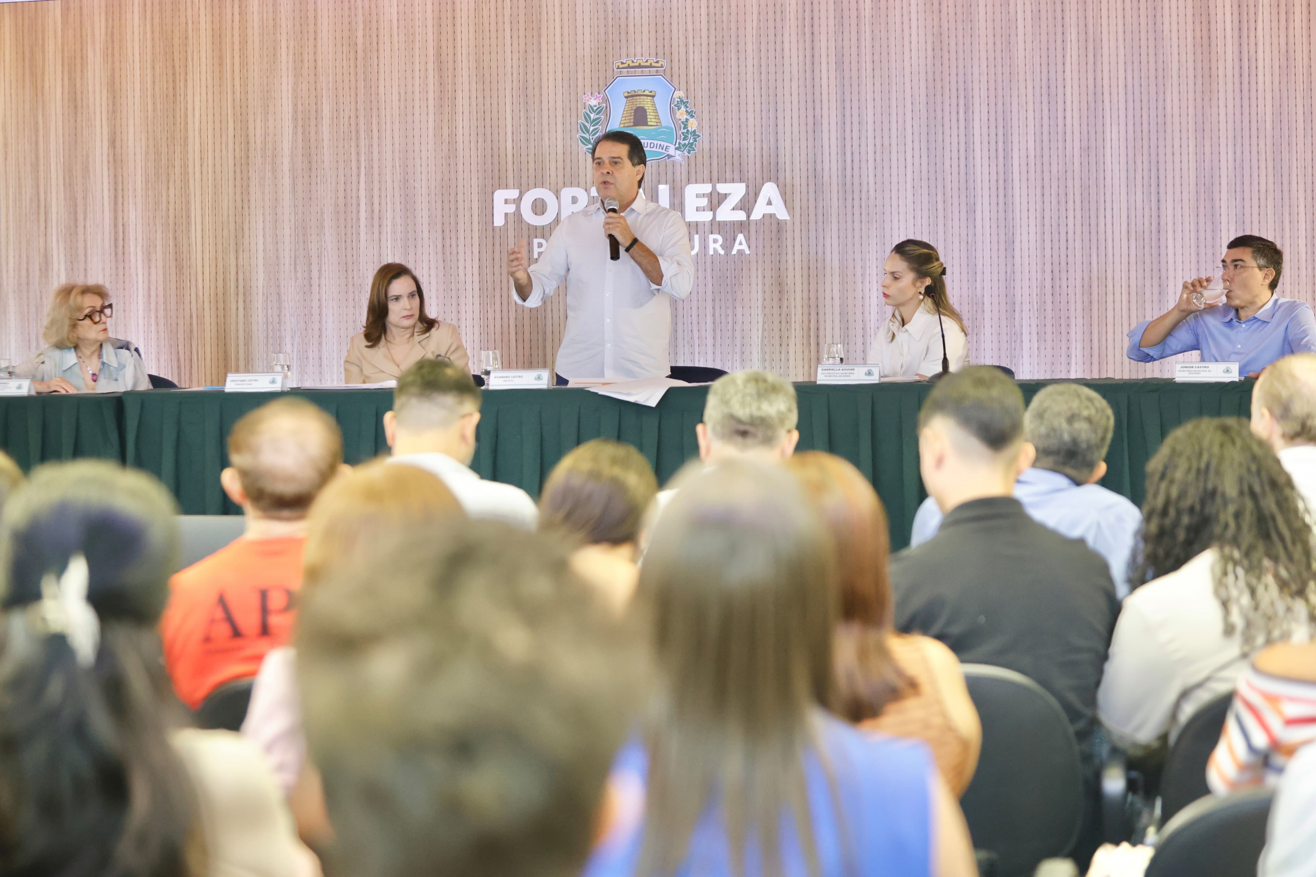 Evandro Leitão lança pacote para reconstruir rede de proteção da capital