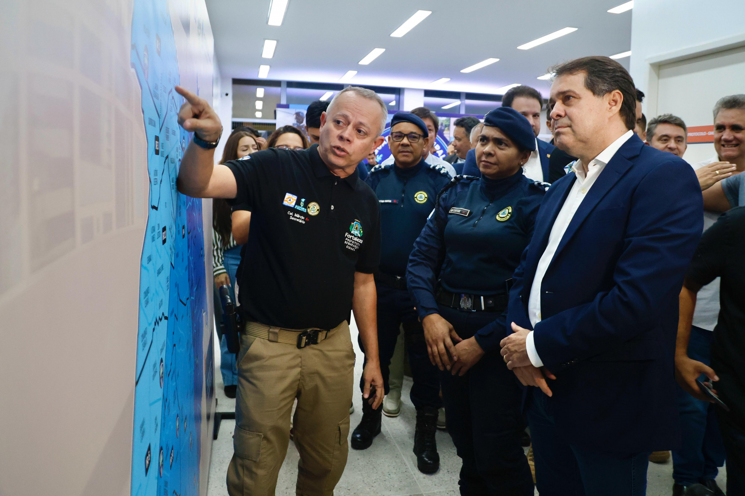 Evandro Leitão celebra formatura de 330 guardas municipais em Fortaleza