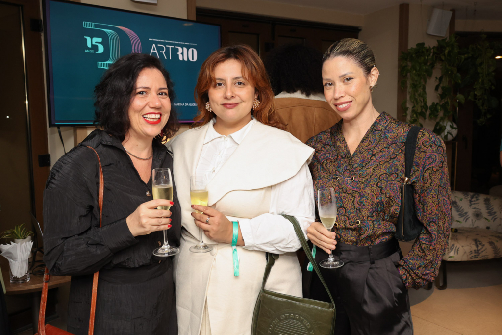 
				Fava Da Silva, Carla Oliveira E Ju Morais
				