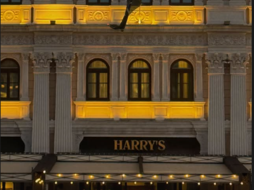 Harry´s Piccolo, Em Trieste