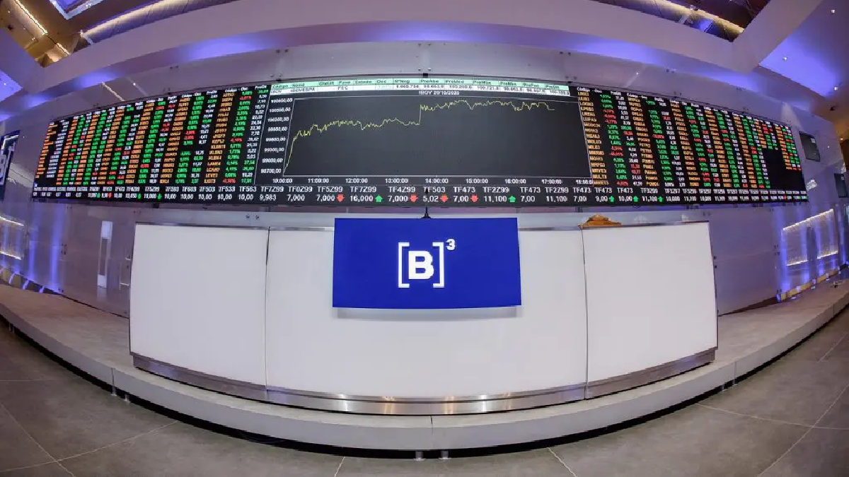 Ibovespa fecha em alta histórica de 141,2 mil pontos após decisão sobre IOF