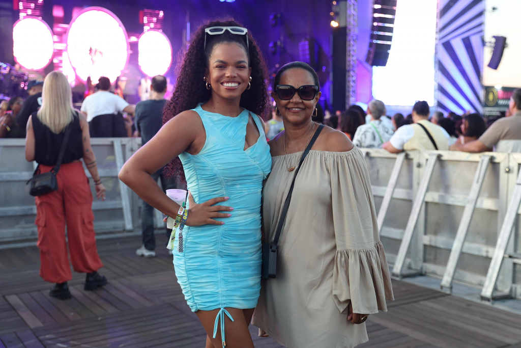 Jeniffer Nascimento E Sua Mãe