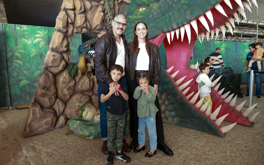 Juliano Cazarré E Família