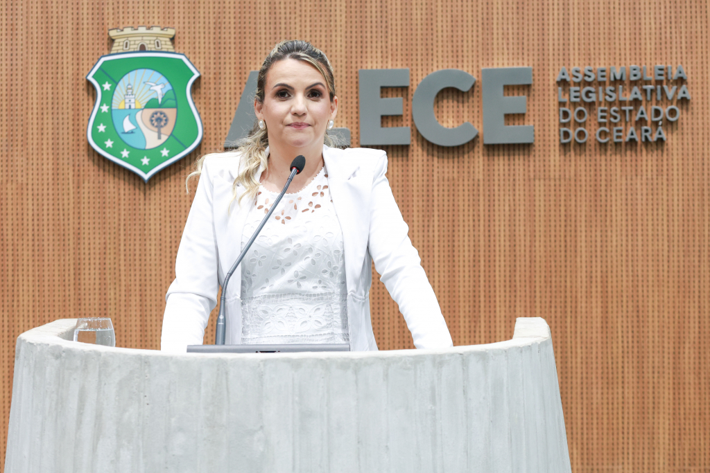 Keivia Dias Alece Junior Pio