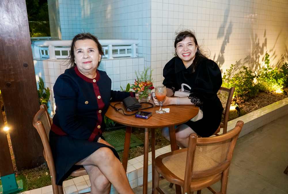 Liene E Emanuelle Santiago