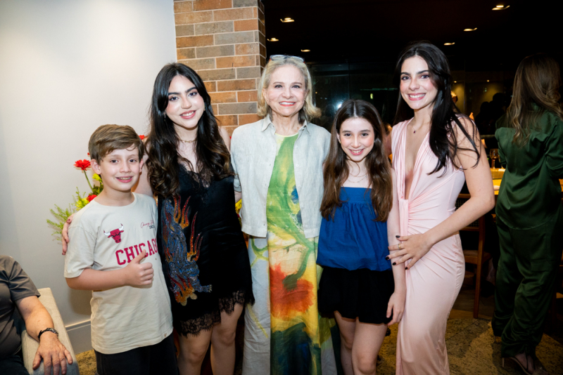 Sessão Parabéns - Nicole Dall’Olio celebra 16 anos cercada de amigos e familiares em Fortaleza