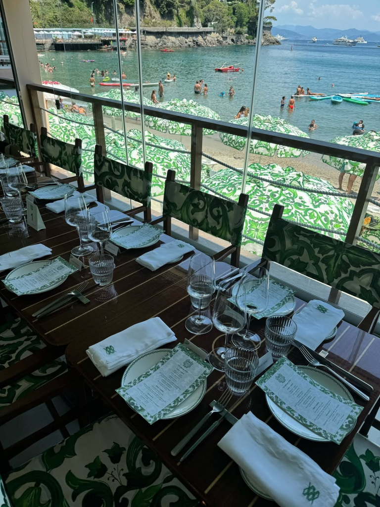 Mais Um Dia De Festa Em Portofino 💚tudo Impecável @mga Studio Look @dolcegabbana (2)