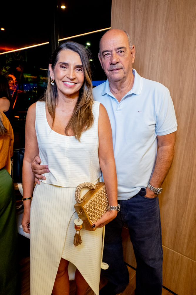 Márcia E Fernando Travessoni